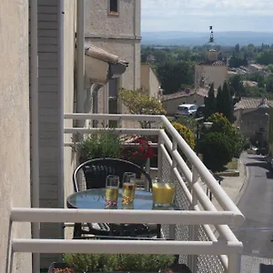 Maly Appart Avec Balcon Et 1 Studio En Rez-de-chaussée Vedène